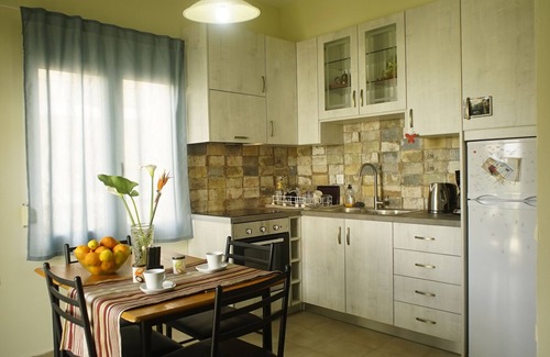 Halepa Apartment | Sunny, sea-view apartment in Chalepa
