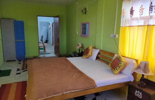 Almora House | Sunny-side cottage&cafe