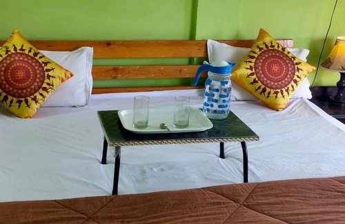 Almora House | Sunny-side cottage&cafe