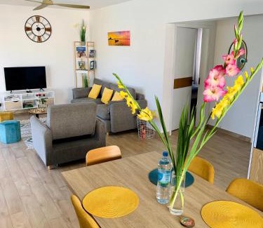 Pereybere Villa | Sunny Side Up - Private 3BR villa with pool