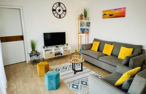 Pereybere Villa | Sunny Side Up - Private 3BR villa with pool