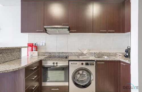 Bur Dubai Apartment | Sunny Studio at Sky Gardens DIFC by Deluxe Holiday Homes