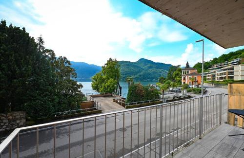 Melide Apartment | Sunny Suite with lake view