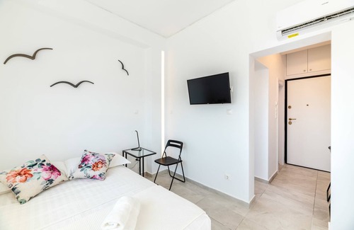 Kypseli Apartment | Sunny Topfloor Studio with amazing City-View