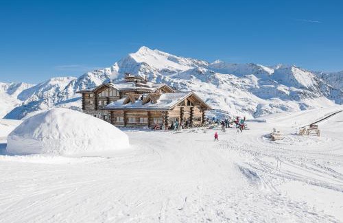 Valfurva Hotel | Sunny Valley Mountain Lodge