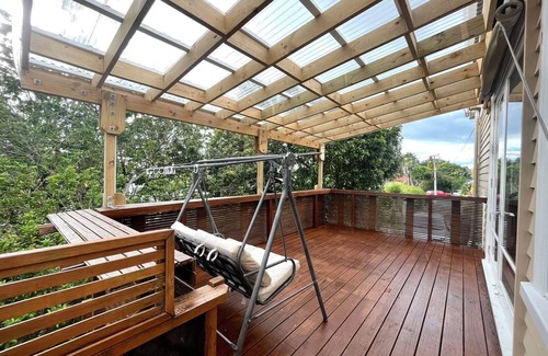 Mount Albert House | Sunny Villa in Mt Albert - 4mins to St. Lukes