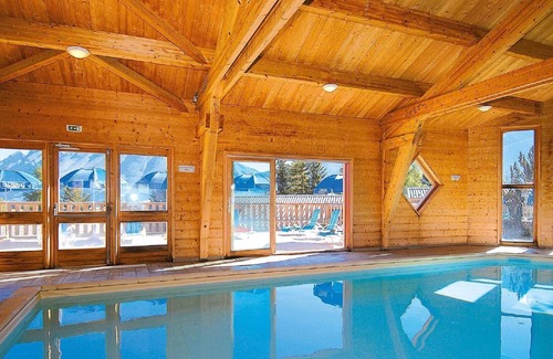 Saint-Etienne-en-Devoluy Ski Chalet | Sunny wooden flat in SuperDévoluy