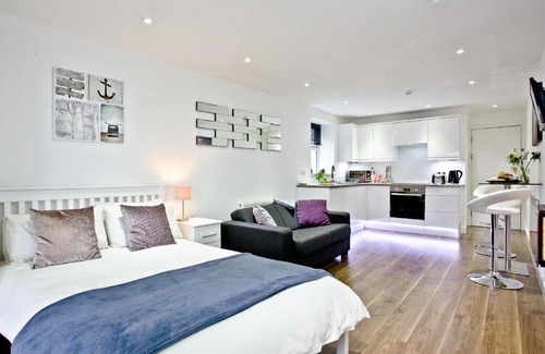 Exmouth Apartment | Sunnymead Studio