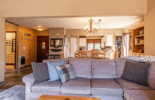 Mammoth Lakes House | Sunrise 9