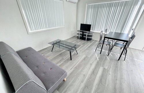 Surfers Paradise Apartment | Sunrise Apt 3 · Bright 1BR · Upstairs · Pool View
