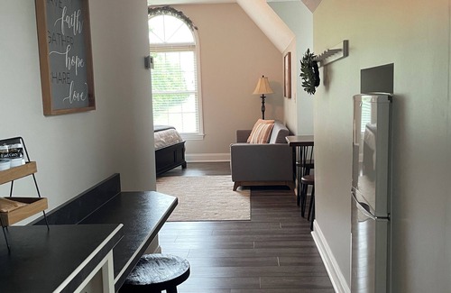 Amanda Apartment | Sunrise Apt. - Peaceful Country Setting- Reasonable Distance to Hocking Hills