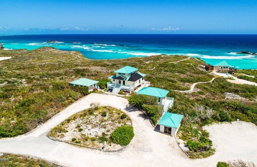 Conch Bar Cottage | Sunrise Cottage for 2 Amazing Views Dragon Cay Resort Mudjin Harbour