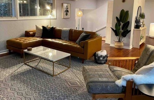 Colwood Apartment | Sunrise Escape - ocean views + close to the BEACH!