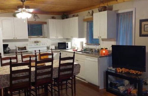 Chatsworth Cabin | Sunrise Mountain Cabin in Nature's Paradise at 3000 feet!
