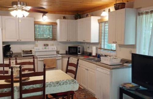 Chatsworth Cabin | Sunrise Mountain Cabin in Nature's Paradise at 3000 feet!