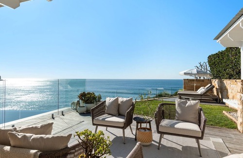 Newport House | Sunrise, oceanfront Newport Beach by TCC