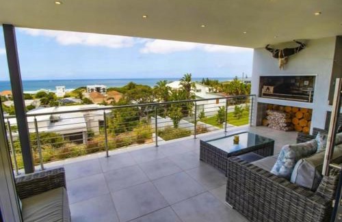 Jeffreys Bay Apartment | Sunrise on Gazelle