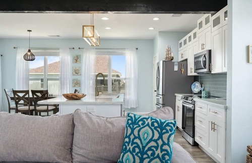 Crystal Beach House | Sunrise Paradise 3 Bedroom Home by RedAwning