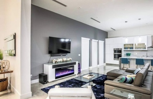 Marathon House | Sunrise Paradise on Sombrero Brand New 4 bed 5 bat