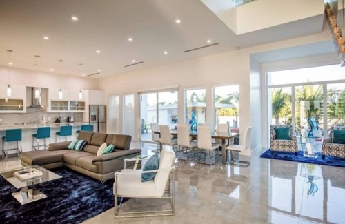 Marathon House | Sunrise Paradise on Sombrero Brand New 4 bed 5 bat