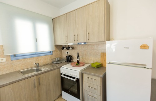 Perivolos Apartment | Sunrise Studio Santorini