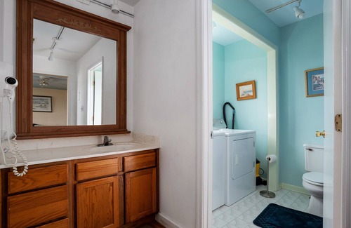 Cedar Island House | Sunrise & Sunset Vibrant Views of Harbor & Bay from Huge Entertainment Porch