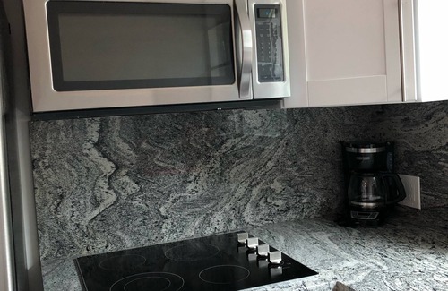 Royal Poinciana Condo | Sunrise @The Oasis in Hollywood, FL (2 miles to the beach)