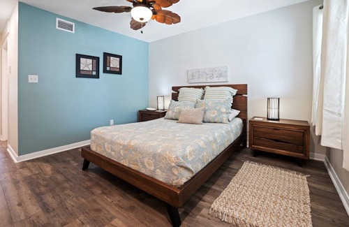 Port Aransas Condo | Sunrise Villas 107- Pool & Boardwalk to the beach