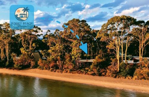 Garden Island Creek House | Sunset Beach Villa - Beach front home situated on the Huon River - Sleeps 8
