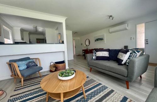 Soldiers Point House | Sunset Beach House 100mtrs to the Beach 3 Bedroom