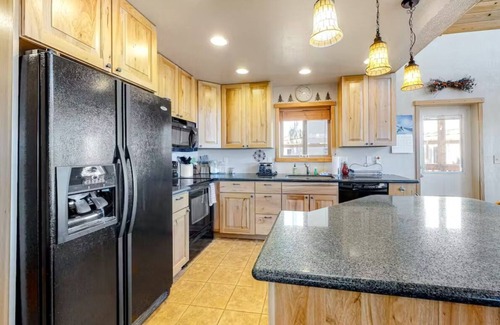 Fraser Ski Chalet | Sunset Chalet - 3Bed, Loft, 2Bath - Sleeps up to 12