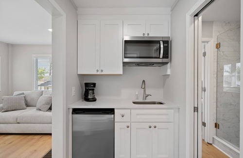 Lake Norman of Catawba Cottage | Sunset Cottages by SoCharm | Intimate Lake Getaway