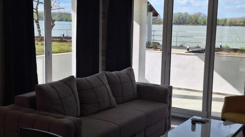 Palilula Apartment | Sunset Danube House