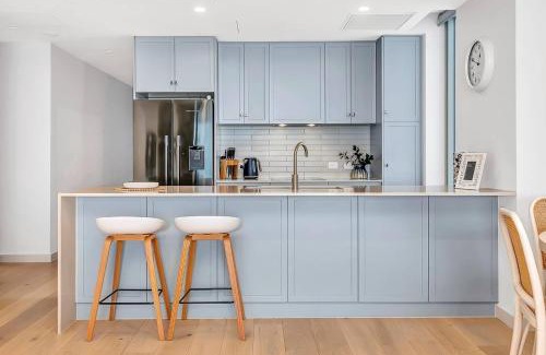 Moana Apartment | 'Sunset Delight' Hamptons-style Beachfront Living