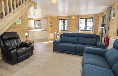 Llanbedr Cottage | SUNSET LODGE 5, family friendly, with open fire in Llanbedr