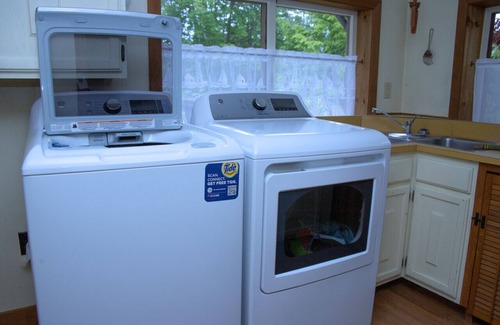 Boothbay Harbor Apartment | Sunset Lodge by Rocky Coast Rentals