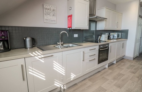 Alnmouth House | SUNSET POINT, family friendly, character holiday cottage in Alnmouth
