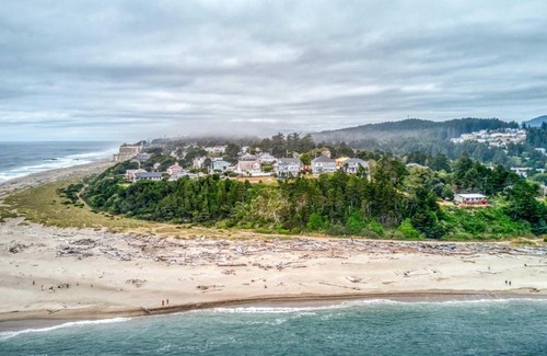 Lincoln City House | Sunset Point