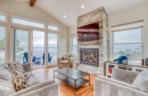 Lincoln City House | Sunset Point