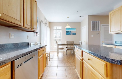 Villages of Five Points House | SUNSET POINT VILLA – 4BR, 2.5BA – Sleeps 8 – Community Pool - Short drive to Beach