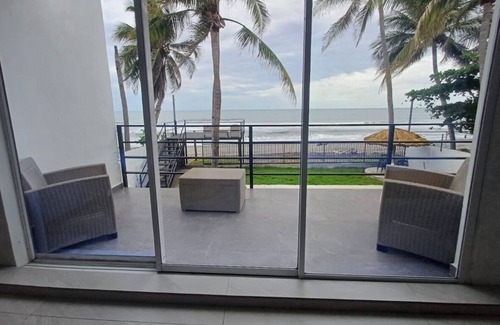 La Libertad House | Sunset Rock, modern beach house in La Libertad