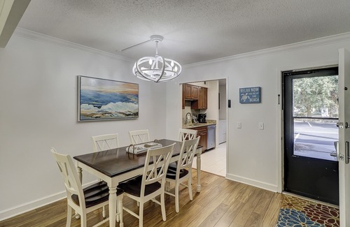 Hilton Head Island Villa | Sunset Rentals | Island House 147 | Dog Friendly
