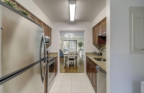 Hilton Head Island Villa | Sunset Rentals | Island House 147 | Dog Friendly