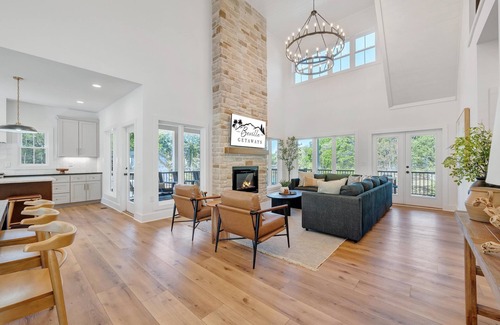Moneta House | Sunset Ridge, Lakefront NEW Luxury w/7-Bedrooms + Heated Salt Pool, Covered Decks, Hot Tub & Dock!