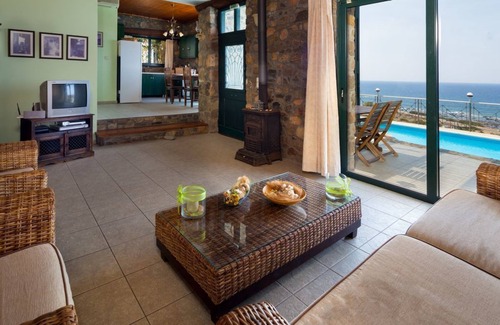 Livadia Villa | Sunset & Sea Views at villa Elafonissi with Private Pool and 2km from tavern
