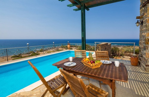 Livadia Villa | Sunset & Sea Views at villa Elafonissi with Private Pool and 2km from tavern