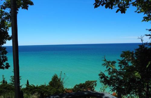 Frankfort House | Sunset Serenity - Incredible Home On Lake Bluff!