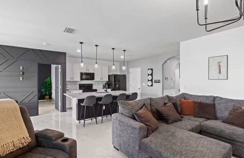 Zephyrhills West House | Sunset Serenity