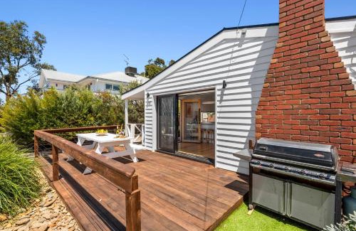 Ocean Grove House | Sunset Shack - Sleeps 6 - Dog friendly!