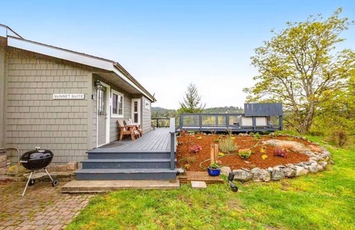 Deer Harbor Apartment | Sunset Suite in Deer Harbor